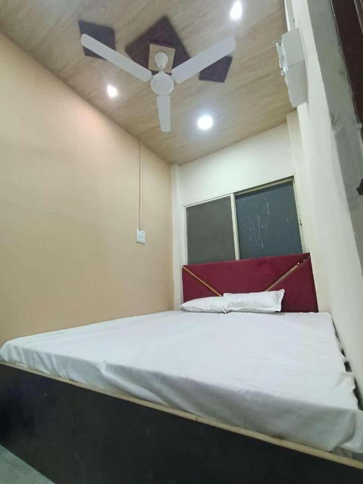 Hotel Rolex 乌贾因 外观 照片